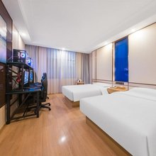 美娱·星峰电竞酒店(信阳火车站天润广场店)