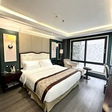 巨石伯顿·凯里宾馆(市政府州人民医院店)