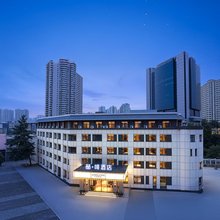 喆啡酒店(洛阳涧西万达牡丹广场地铁站店)