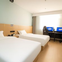 巅峰主场电竞民宿(天津津南葛万公路店)