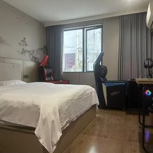 YJ电竞酒店(上海松江站店)