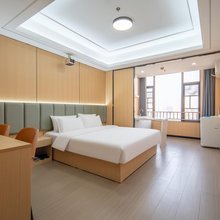 凯瑞卡尔酒店(武汉华中科技大学光谷创业街店)