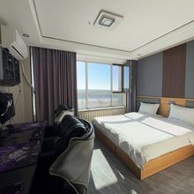 深蓝首宿酒店(鄂尔多斯市第一中学东胜校区店)