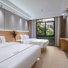 泊亦酒店(前兴路儿童医院店)