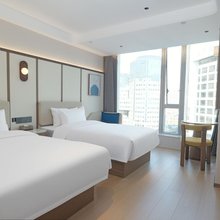 旅见酒店(南京新街口地铁站德基广场店)