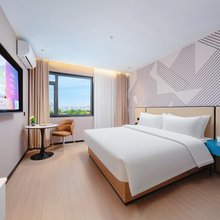 瑞曼智慧酒店(大明湖站山大二院店)