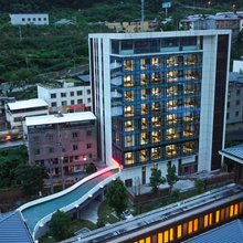石棉德澜阁酒店