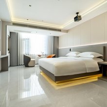 揽山原舍酒店