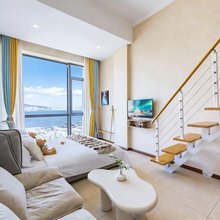 威海宇晴sea live 180°一线海景度假公寓(威海站华发九龙湾店)