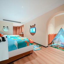 雨果酒店(西安铁一中滨河店)