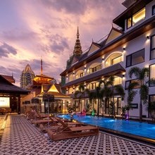 泰悦Hotel(西双版纳景洪告庄星光夜市店)