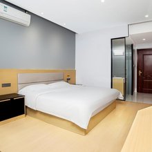 河津欣泽精品酒店(好又多香江广场店)