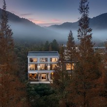 半山听云·拙朴美学民宿(南岳衡山景区店)