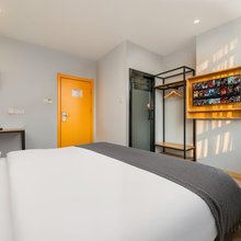 布丁严选酒店(西安华清池东三岔地铁站店)