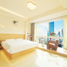 沐岚云端民宿(解放碑洪崖洞店)