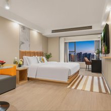 重庆|Elegance Sky美悦观景酒店(汽博中心金渝轻轨站店)