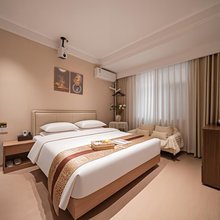 鑫瓷·Designer Hotel丨茶屿影音美宿(陶溪川文创街区店)