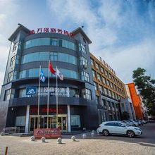 万泓商务酒店(沁阳汽车站店)