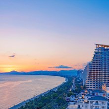 三亚湾洛克铂金海景酒店