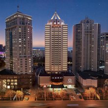 青岛五四广场奥帆中心桔子水晶酒店