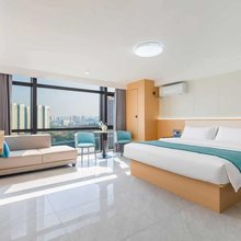 糖果假日公寓(南宁东站南广场店)