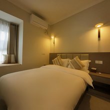 山石·原野小屋