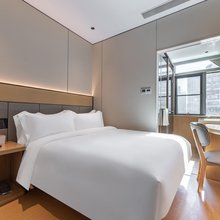 丽季酒店(上海静安寺华山医院店)