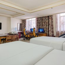 亚信电竞酒店(英德茶园中路西门町店)