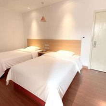 武汉华艺云酒店(凯德广场崇仁路地铁站店)