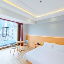 榕江畔江时光客栈(村超足球场店)