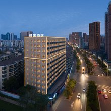 戎寓酒店(武汉光谷广场工程大学店)