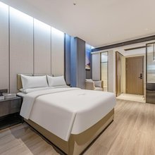 维纳湾公寓(广州空港大道龙归金铂广场店)
