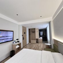 途客轻居酒店(武安白鹤公园店)