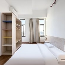 窝趣公寓(上海呼兰路地铁站智慧湾科创园店)