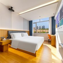 路庭·美学设计·影音美宿(番禺石碁南地铁站店)