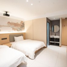 小莉民宿(开封万岁山武侠城店)