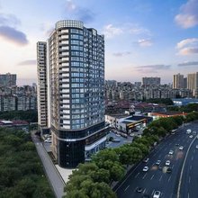 厚立酒店(长沙四方坪双拥地铁站店)