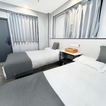 一如初见民宿(南京南站明发广场地铁站店)
