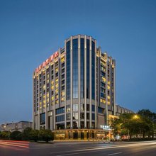 东南梦酒店(柳州窑埠古镇科技大学店)