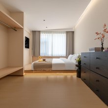 白玛·lotus设计师酒店(康定溜溜城情歌广场店)