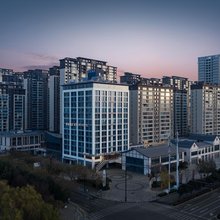 洛阳龙门站龙门大道亚朵酒店