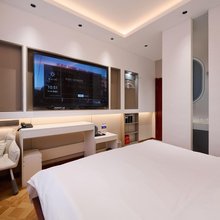 吉林华隆商务宾馆(江城广场天主教堂店)
