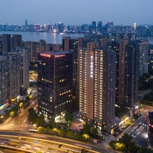 杭州爱丁堡假日酒店(南星桥地铁站店)