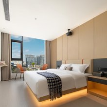 桥运智影酒店(昆明火车站双桥夜市风情街店)