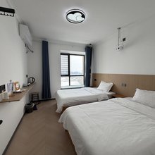 鸿霞民宿(周口高铁东站店)