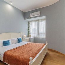 趣住轻居·QuzhuLight 连锁酒店(南海体育中心长华国际店)