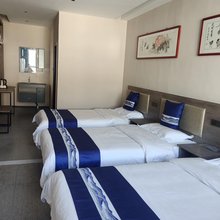 宜川金瀑酒店