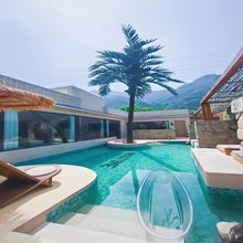 一抹山月美宿