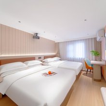鑫逸酒店(万岁山武侠城清明上河园店)