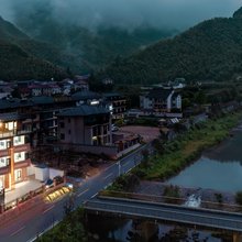 安吉潺溪映月民宿(云上草原店)